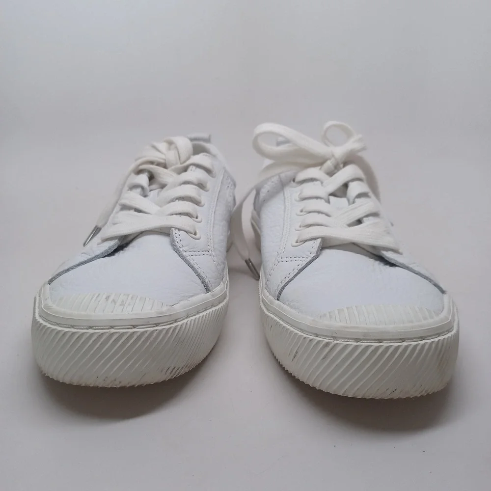 Cariuma OCA Low White Pebbled Leather Sneakers Womens 8 Mens 6.5 EU 39
